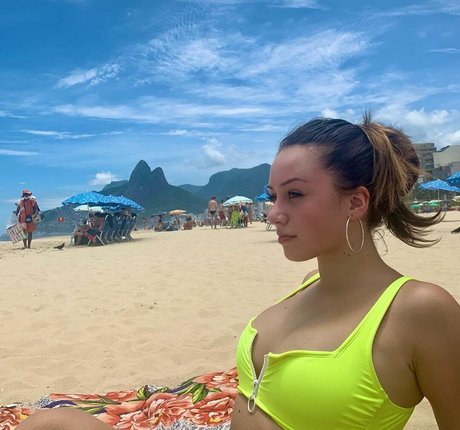 Serena Mello erotische hd bild