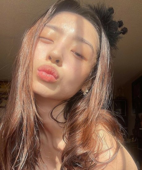 Nayoung Kim erwachsene archiv