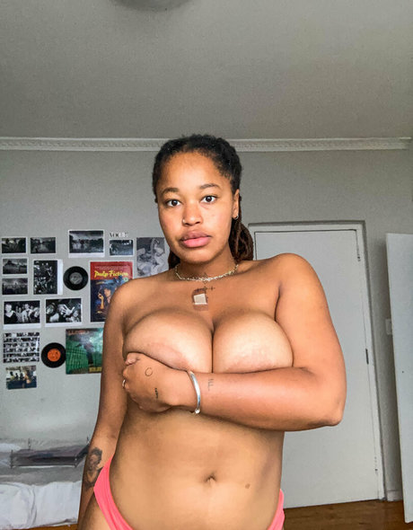 arielcosmo nackt perfekte bild