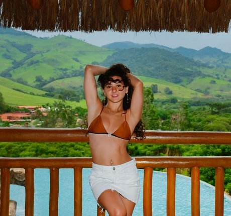 Lorena Tucci sexy pornostar bilder