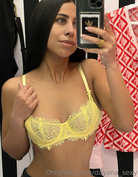 miaa sexy nackt sexy bild