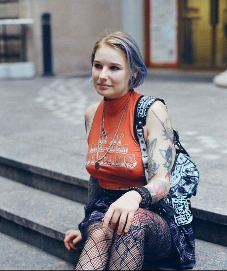 Weronika Truszczynska hübsche nackte archiv
