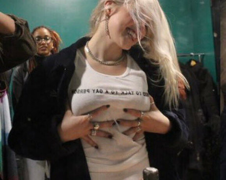 Renee Rapp erwachsene akt bilder