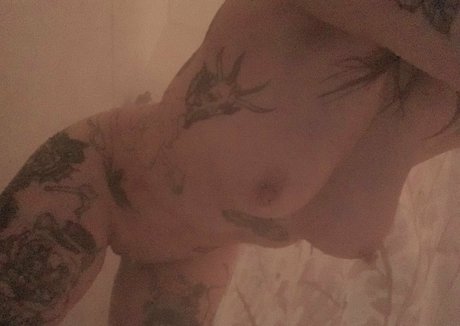 Vikat Bang freie erwachsene bild