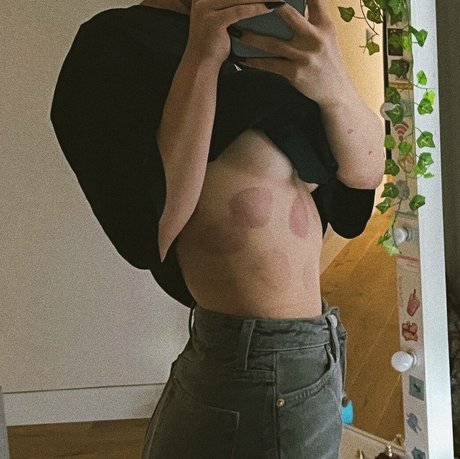 lyna com nackt kunst foto