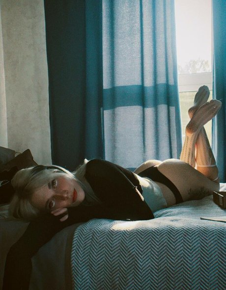 Suramura freie akt bild