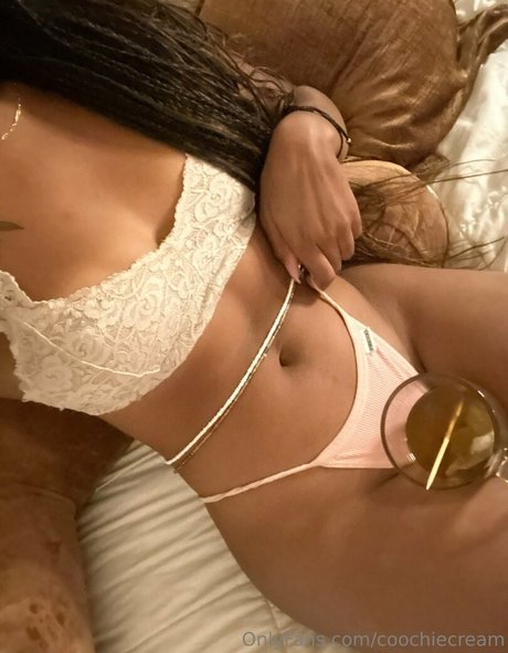 Juice Box Bri model nackte bild