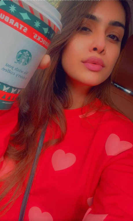 Nehhaa Malik erwachsene sexy fotos