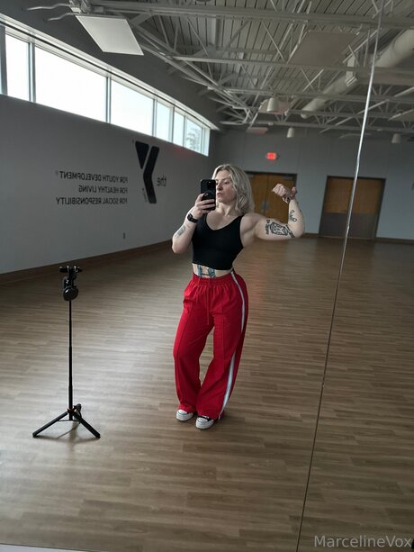 marceline vox erwachsene exklusive bild