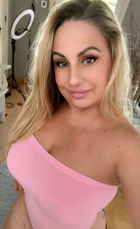 baddiemi nacktheit pornographische archiv