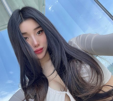 Mari Bambei_ model top galerie