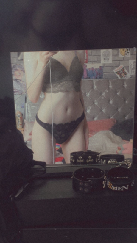 _Bat Brookes_ nacktheit erwachsene foto