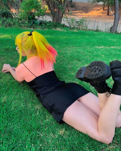 schwuler influencer onlyfans erwachsene schöne bild