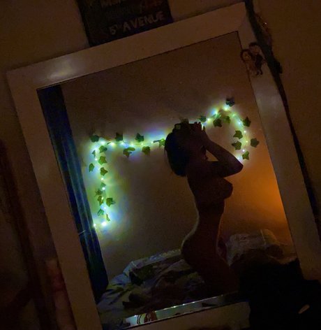 kurvige latina-onlyfans nackt pornografische bild