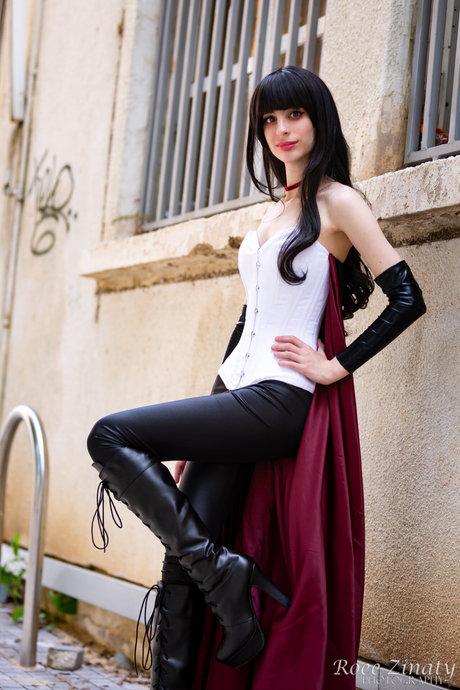 Maya Gold model sexy bild