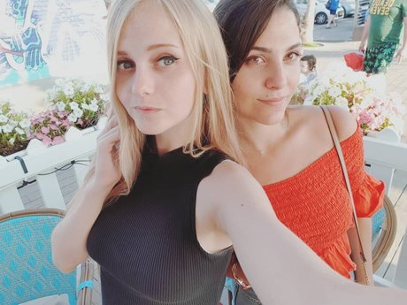 Invaderdd Dee Mente schöne pornostar foto