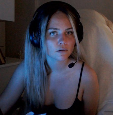 Julia Kiran xxx kostenlose bild