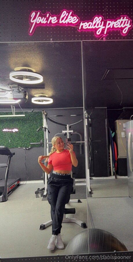 Dani Spooner erwachsene perfekte bilder