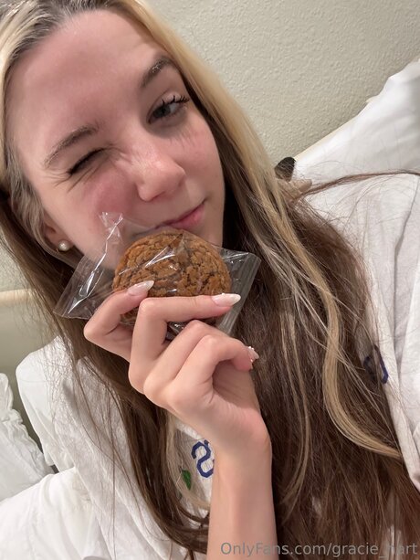 Gracie Hart freie akt bilder