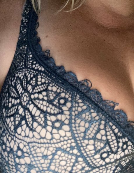 shimademedoit model porno bild