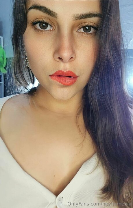 Heyitsmebia schöne nackte archiv