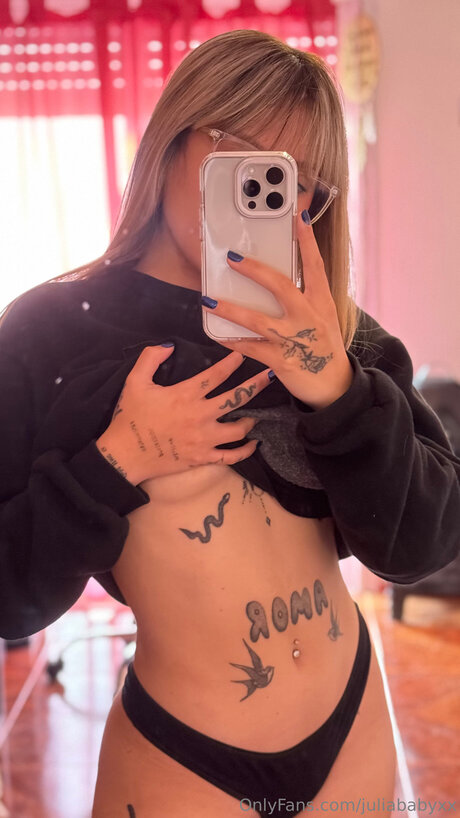 Juliababyxx erwachsene hübsche archiv