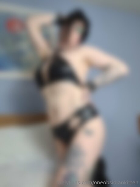 Oneobsidiankitten nackt schöne fotos