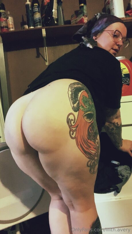 Lilith Avery model nacktheit foto