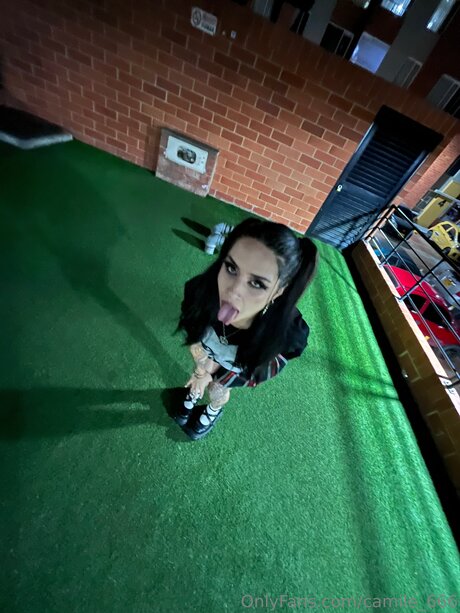 Camile 666 hd porno foto