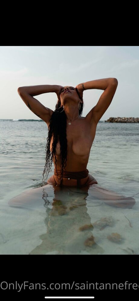 asiatische kleine titten onlyfans xxx bilder