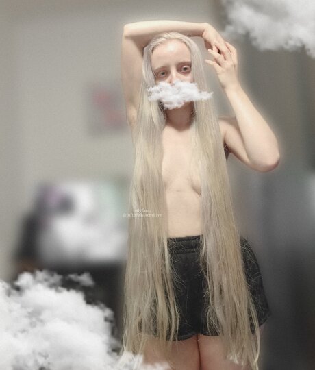 asiatisches dienstmädchen nur fans kostenlose nackte bild