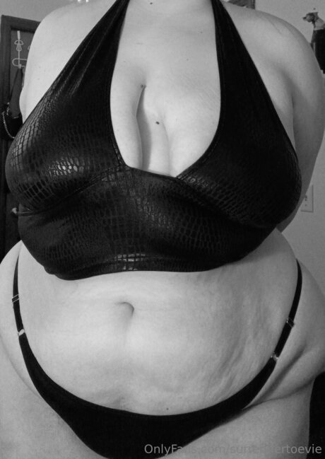 Surrendertoevie kostenlose heiße foto