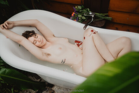 Safeinsurrender model pornografische foto
