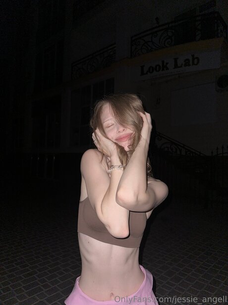 Jessie Angell erotische bild