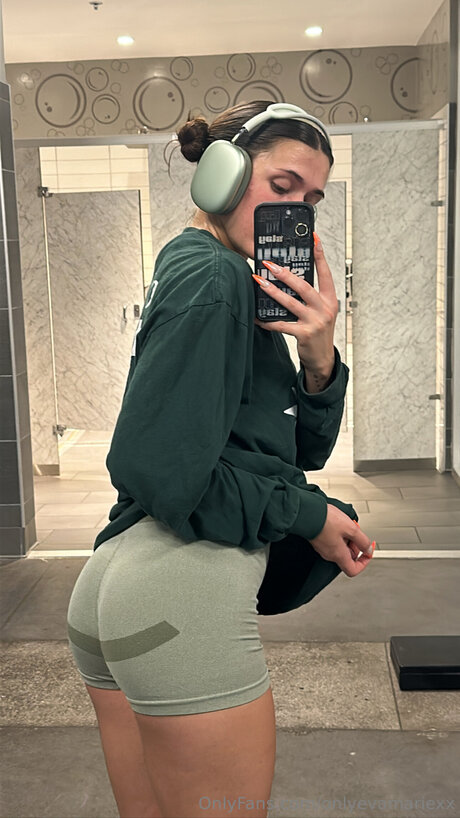 Onlyevamariexx schauspielerin akt foto