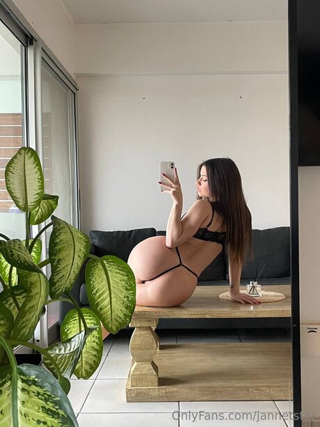 Nola Xo model nette bild