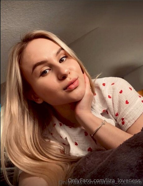 Liza Loveness top schöne bild