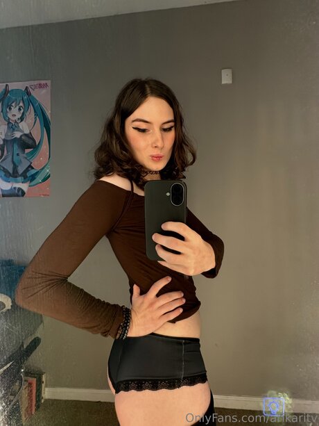 Arikaritv model sex bild