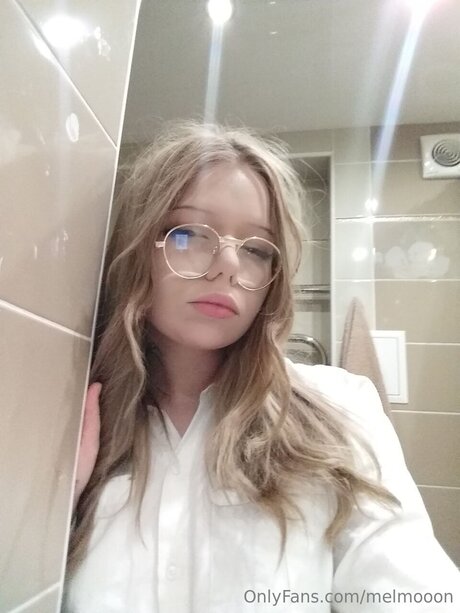 Melmooon pornostar bilder