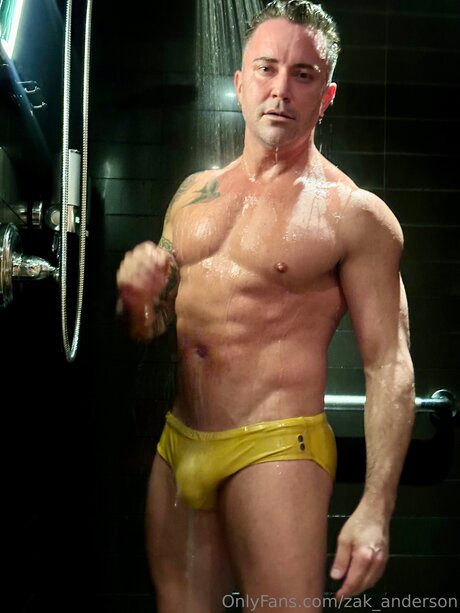 Zak Anderson freie erotische bilder