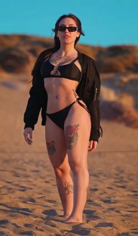 Gabriela Zambrozuski hübsche nacktheit bild