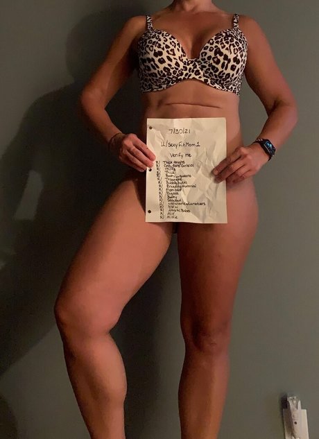 SexyFitMom pornografische pornostar archiv