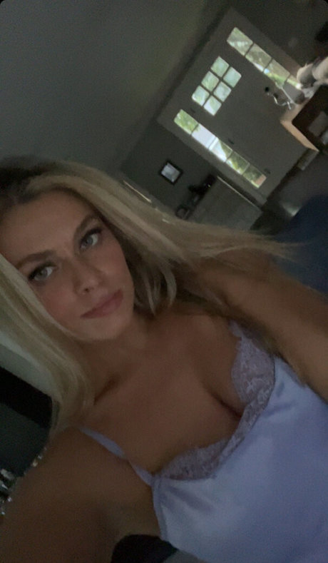 Sara Civian hübsche nackte foto