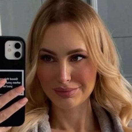 Chrissy xoxo hd akt bild