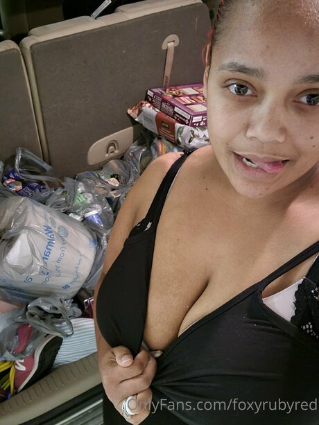 Foxyrubyred schauspielerin foto