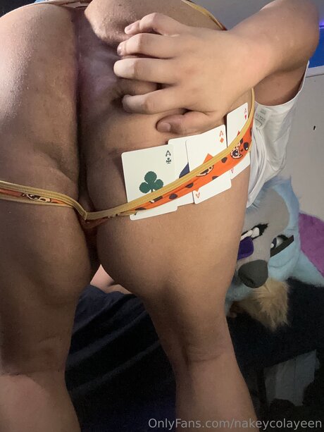 Nakeycolayeen erotische pornostar bild