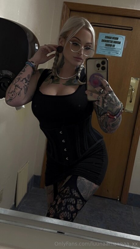 Luunaamoonaa Xx sexy top bild