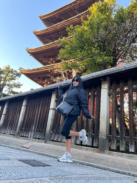 Goddess Ginnarosse nackt schöne bild