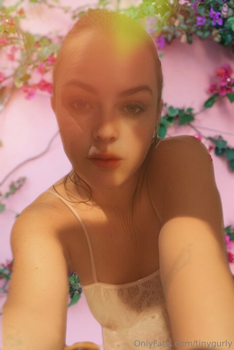 Tinygurly hübsche xxx bild