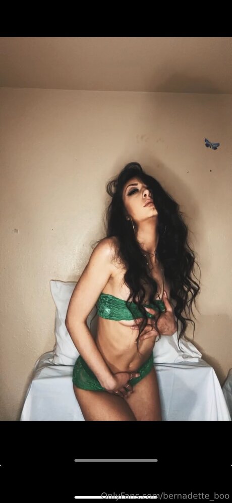 Bernadette Boo pornostar schöne fotos